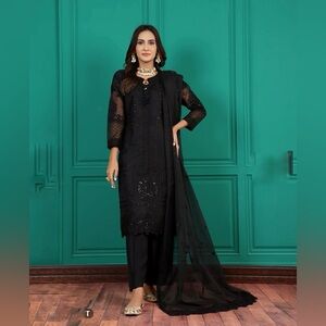 traditional pakistani embroidered qameez ,trouser and dupatta